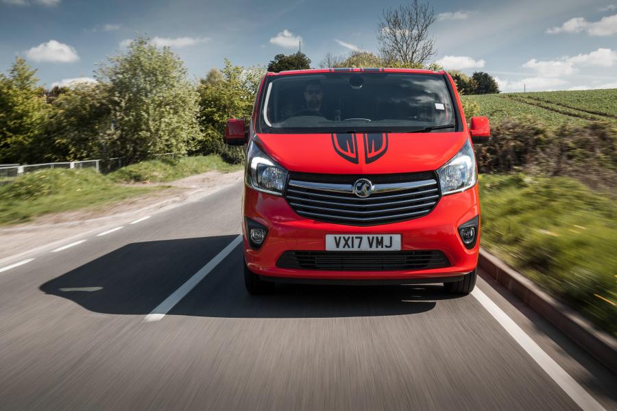  Vauxhall Vivaro Doublecab L2 BiTurbo Limited Edition 2017 года  (фото 8 из 24)